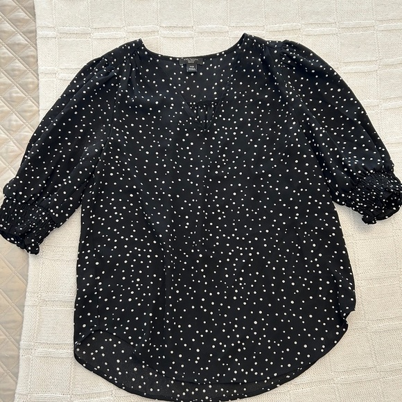 Elastic at the sleeve, short sleeve pull over V-neck blouse - Picture 1 of 4